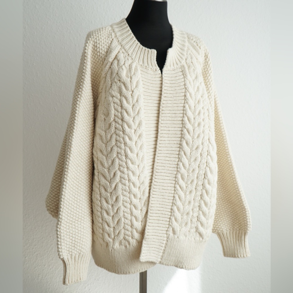 Mr. Mittens Chunky Cable Knit Wool Cardigan Ivory One Size Made in Peru - Picture 2 of 7
